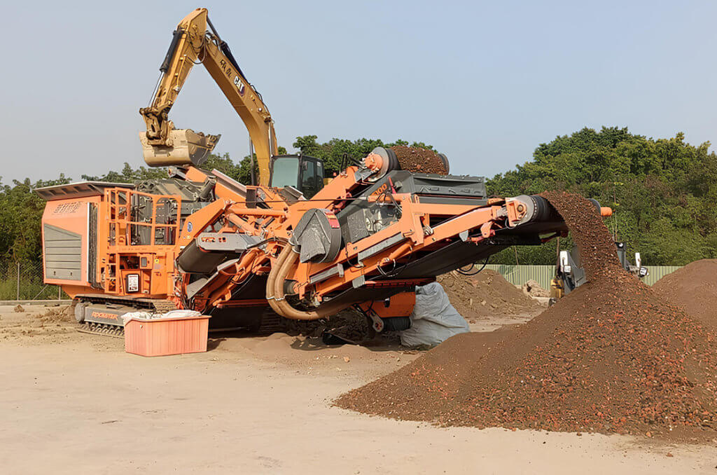 Rockster R1000 impact crusher prallbrecher crushing construction and demolition waste (C&D) in Taiwan